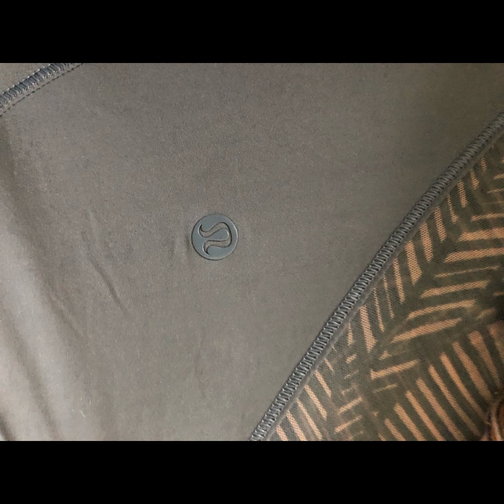 Lululemon workout top